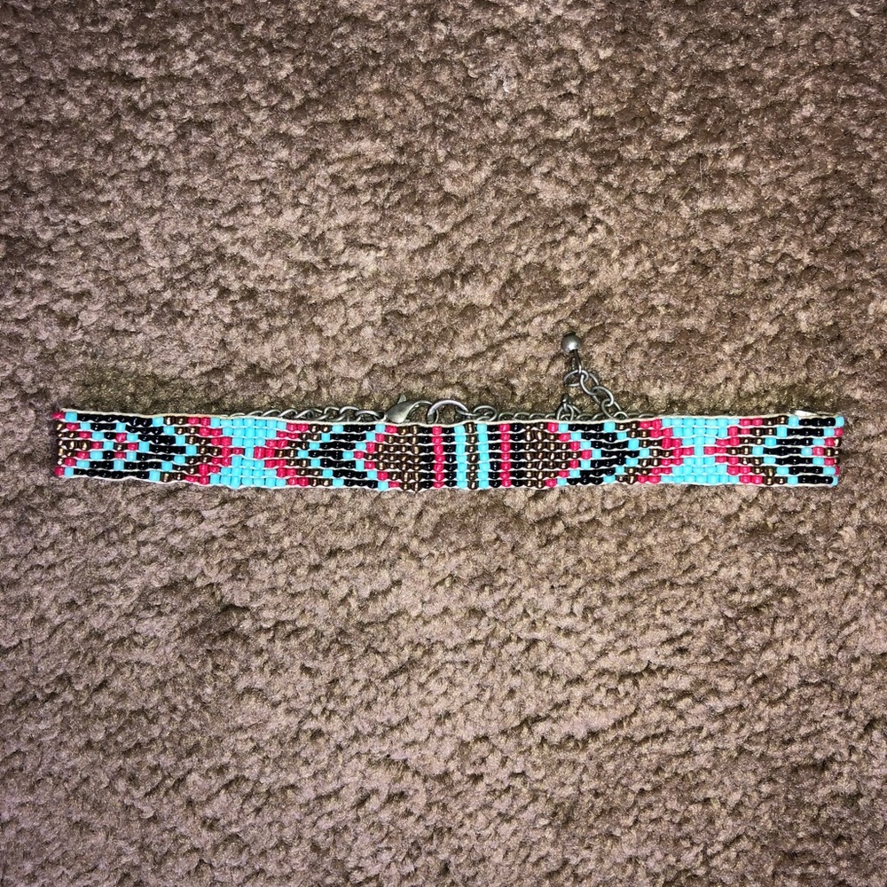 Women’s tribal choker